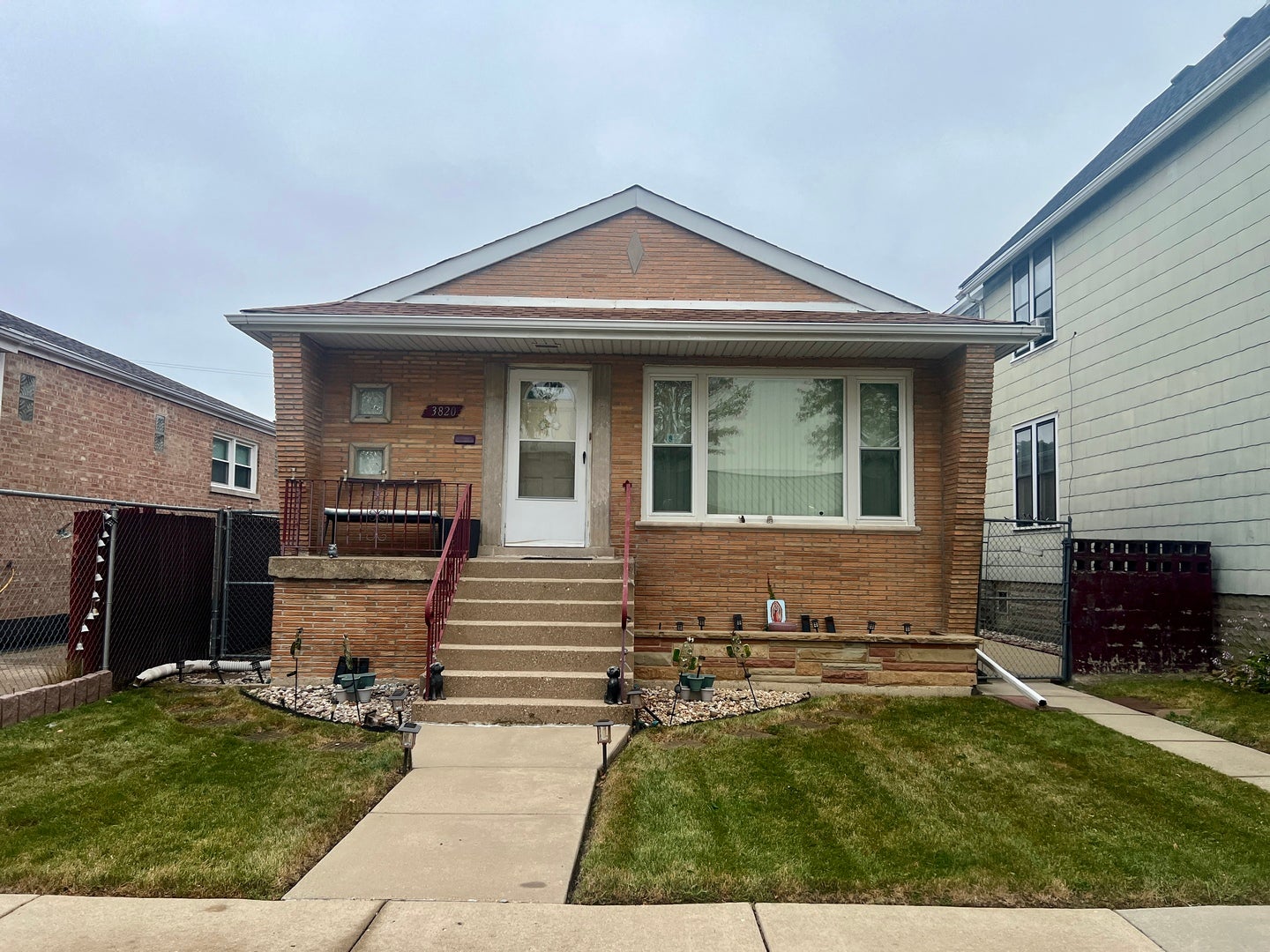 3820 W 57th Place