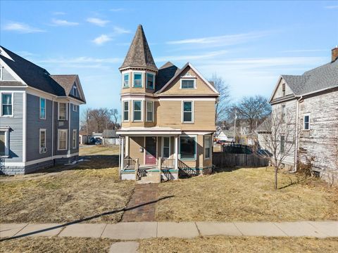 Tiny photo for 1517 9 Avenue, Rock Island, IL 61021 (MLS # 12603685)