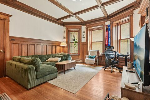 Tiny photo for 559 W Surf Street #205, Chicago, IL 60657 (MLS # 12431838)