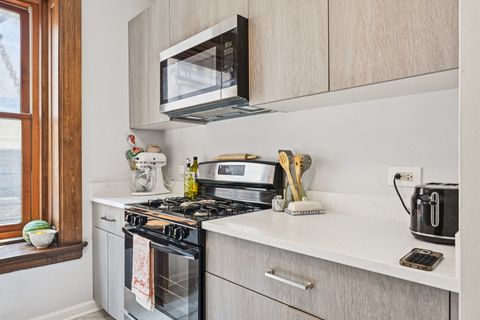 Tiny photo for 559 W Surf Street #205, Chicago, IL 60657 (MLS # 12431838)
