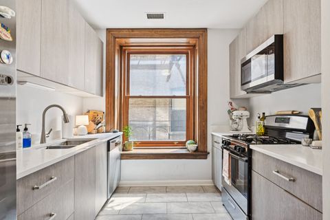 Tiny photo for 559 W Surf Street #205, Chicago, IL 60657 (MLS # 12431838)