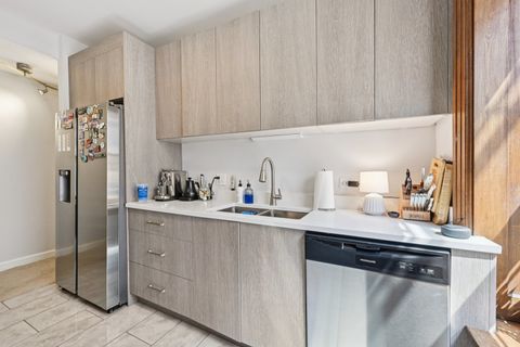Tiny photo for 559 W Surf Street #205, Chicago, IL 60657 (MLS # 12431838)