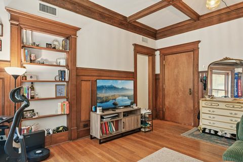 Tiny photo for 559 W Surf Street #205, Chicago, IL 60657 (MLS # 12431838)