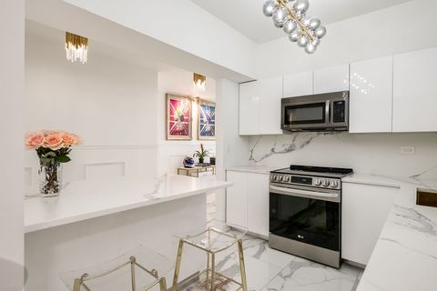 Tiny photo for 175 E Delaware Place #5801-02, Chicago, IL 60611 (MLS # 12509715)