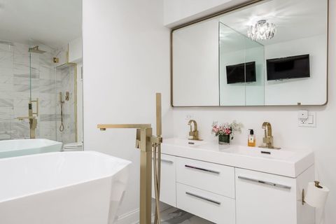 Tiny photo for 175 E Delaware Place #5801-02, Chicago, IL 60611 (MLS # 12509715)