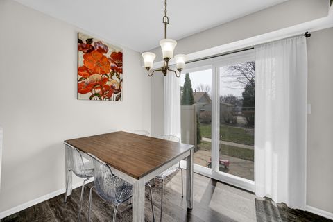 Tiny photo for 611 Kendall Court, Schaumburg, IL 60194 (MLS # 12628435)