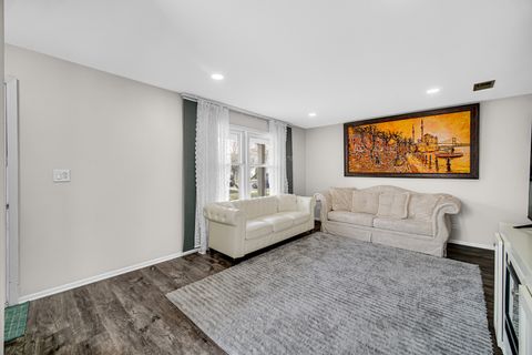 Tiny photo for 611 Kendall Court, Schaumburg, IL 60194 (MLS # 12628435)