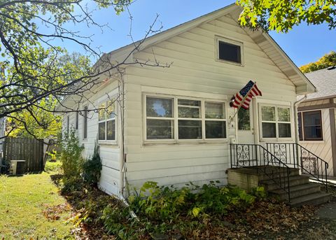 Photo of 731 E Benton Street, Morris, IL 60450 (MLS # 12501614) Photo of 731 E Benton Street, Morris, IL 60450 (MLS # 12501614)