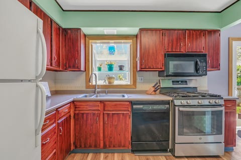 Tiny photo for 2420 SE Thornwood Drive, Lindenhurst, IL 60046 (MLS # 12702598)