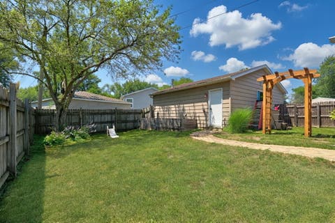 Tiny photo for 2420 SE Thornwood Drive, Lindenhurst, IL 60046 (MLS # 12702598)