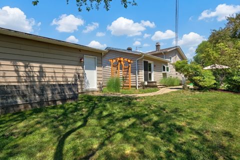 Tiny photo for 2420 SE Thornwood Drive, Lindenhurst, IL 60046 (MLS # 12702598)