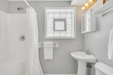 Tiny photo for 2420 SE Thornwood Drive, Lindenhurst, IL 60046 (MLS # 12702598)