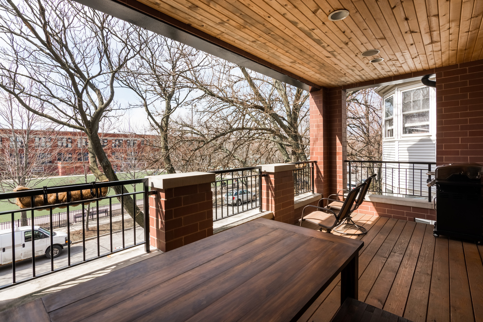 3315 N Seminary Avenue 2