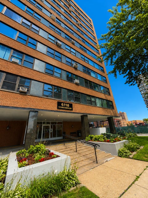 Photo of 6118 N Sheridan Road #501, Chicago, IL 60660 (MLS # 12715990)