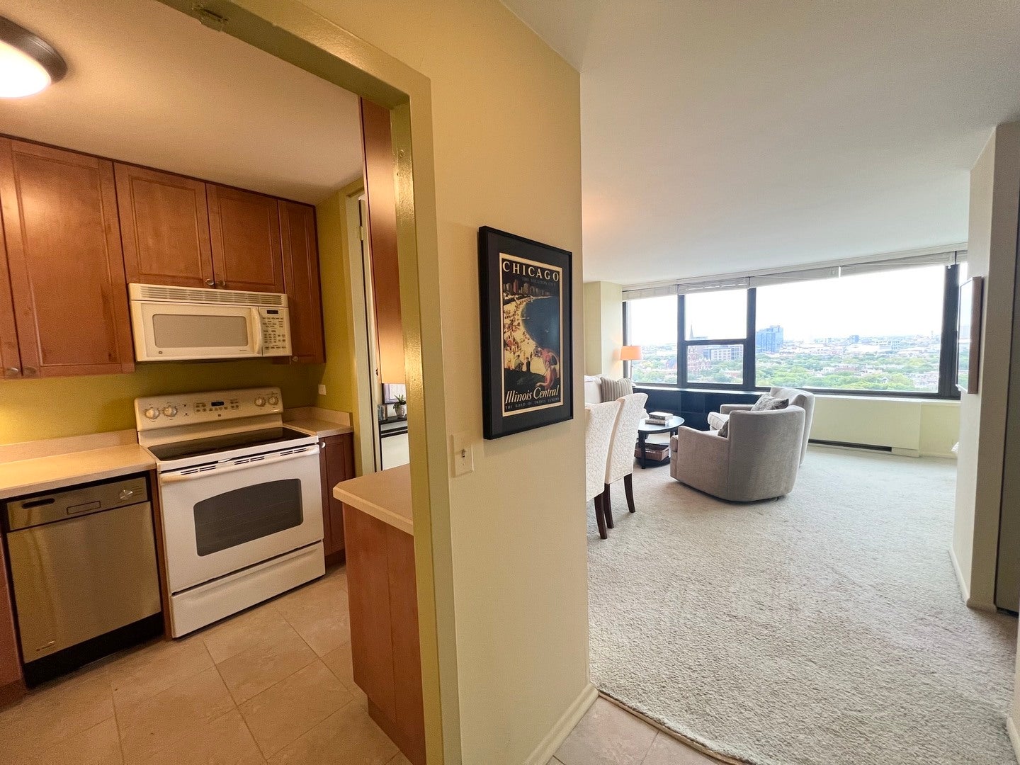 1850 N Clark Street 2104