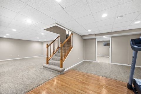 Tiny photo for 719 Pinecreek Drive, North Aurora, IL 60542 (MLS # 12485891)