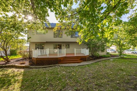 Tiny photo for 719 Pinecreek Drive, North Aurora, IL 60542 (MLS # 12485891)