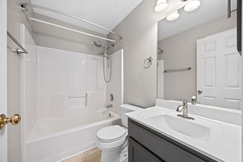 Tiny photo for 719 Pinecreek Drive, North Aurora, IL 60542 (MLS # 12485891)