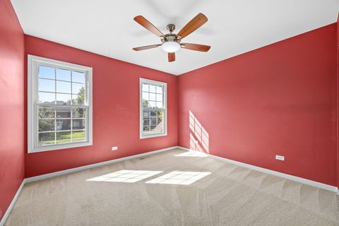 Tiny photo for 719 Pinecreek Drive, North Aurora, IL 60542 (MLS # 12485891)