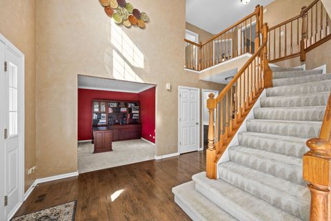 Tiny photo for 719 Pinecreek Drive, North Aurora, IL 60542 (MLS # 12485891)