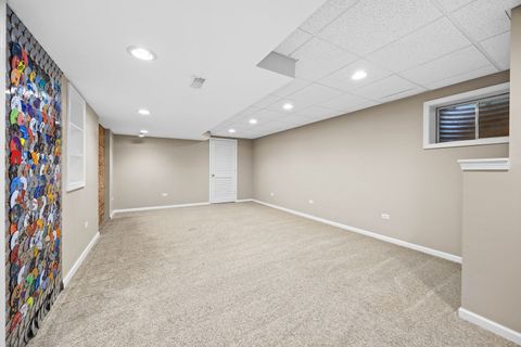 Tiny photo for 719 Pinecreek Drive, North Aurora, IL 60542 (MLS # 12485891)