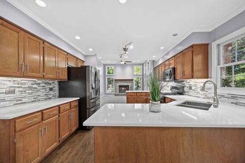 Tiny photo for 719 Pinecreek Drive, North Aurora, IL 60542 (MLS # 12485891)