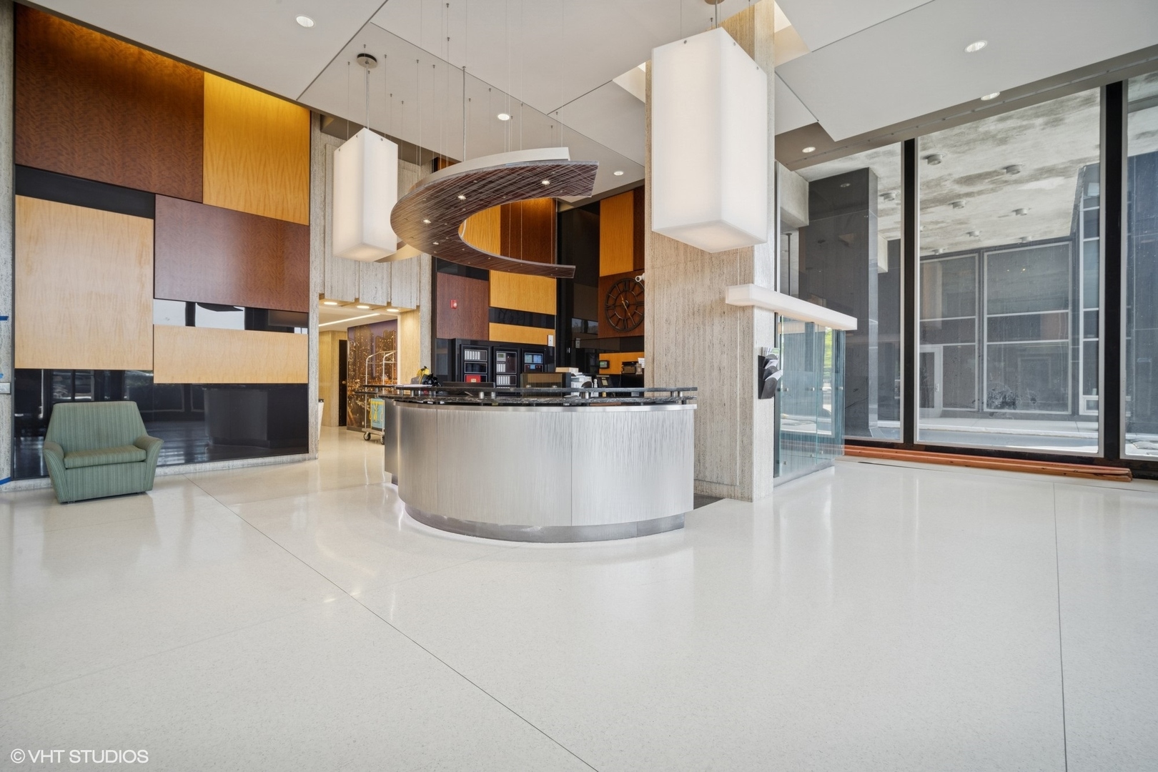400 E Randolph Street 826