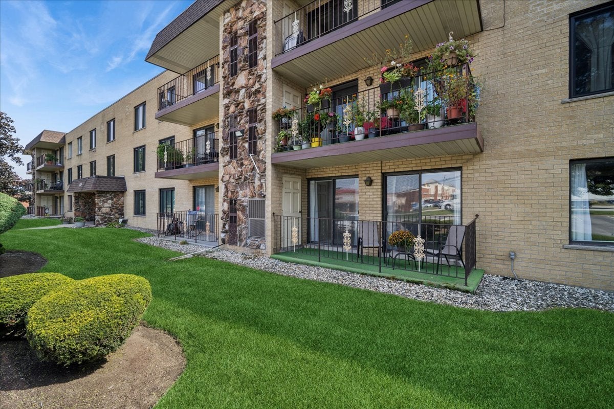 130 E Grand Avenue 108