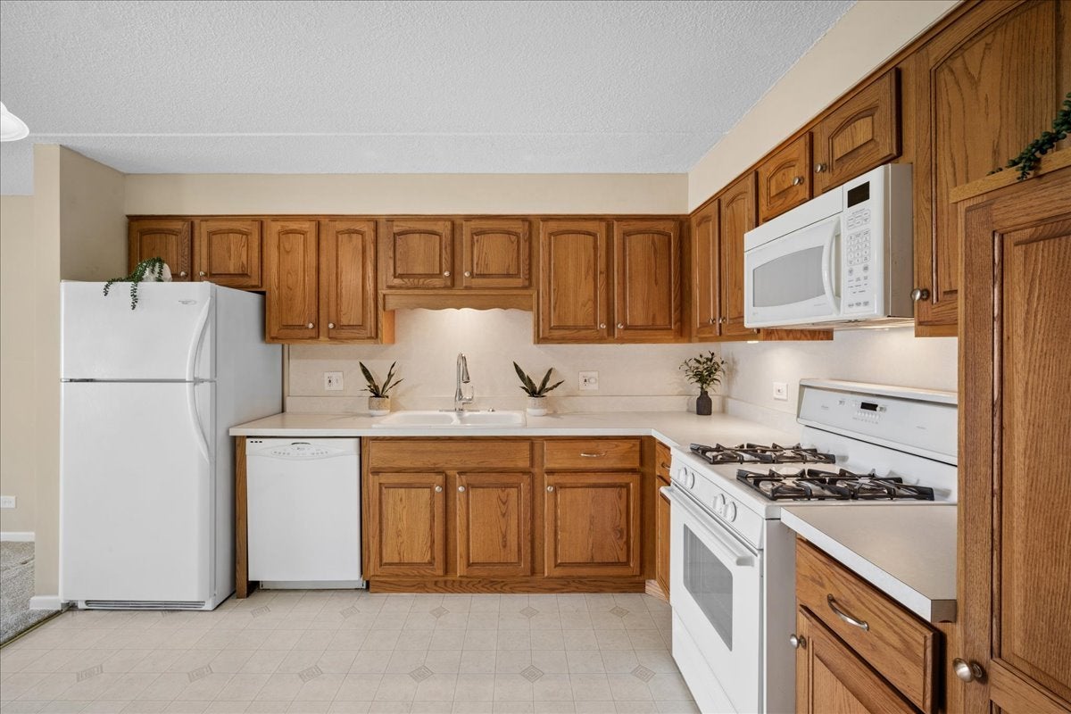 130 E Grand Avenue 108