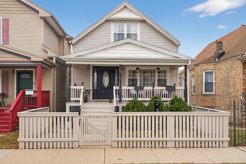 Photo of 4615 W GRACE Street, Chicago, IL 60641 (MLS # 12577652)