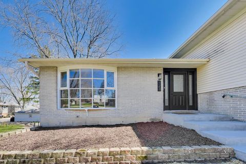 Tiny photo for 123 Kainer Avenue, Barrington, IL 60010 (MLS # 12553710)