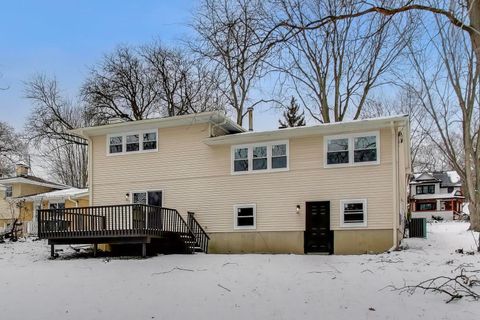 Tiny photo for 123 Kainer Avenue, Barrington, IL 60010 (MLS # 12553710)
