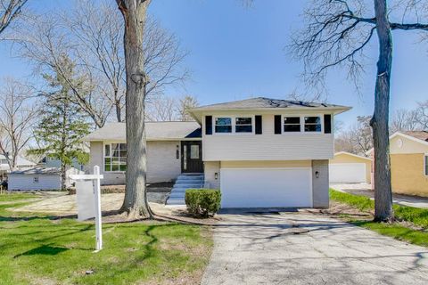 123 Kainer Avenue Barrington IL 60010