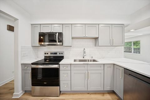 Tiny photo for Crystal Lake, IL 60014 (MLS # 12632477)