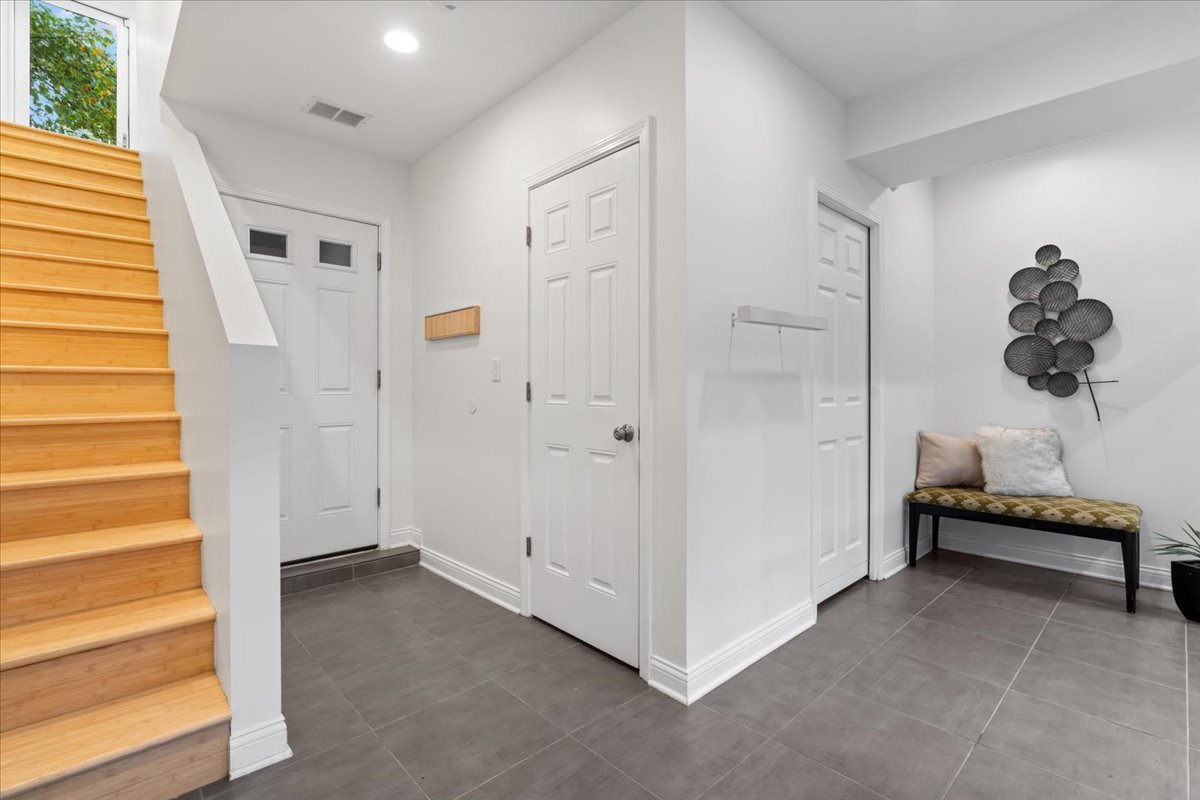 1638 W ONTARIO Street