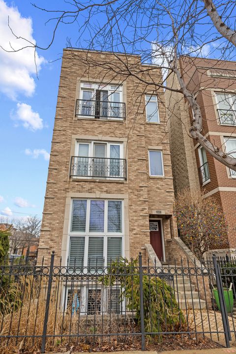 1658 W Diversey Parkway 2 Chicago IL 60614