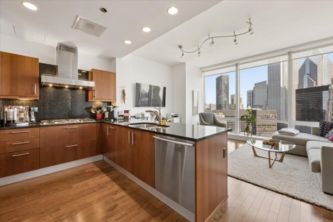 Tiny photo for 401 N Wabash Avenue #31i, Chicago, IL 60611 (MLS # 12660435)