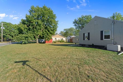Tiny photo for 1126 Sanger Street, Ottawa, IL 61350 (MLS # 12454450)