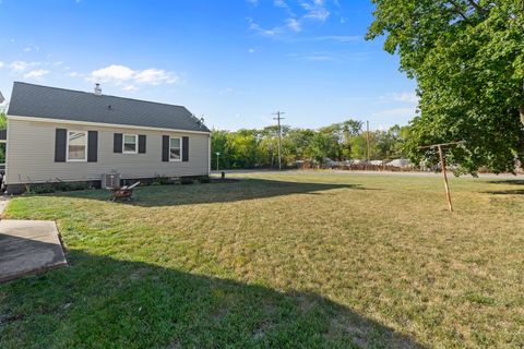 Tiny photo for 1126 Sanger Street, Ottawa, IL 61350 (MLS # 12454450)