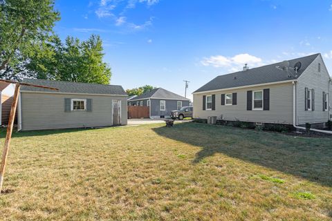Tiny photo for 1126 Sanger Street, Ottawa, IL 61350 (MLS # 12454450)