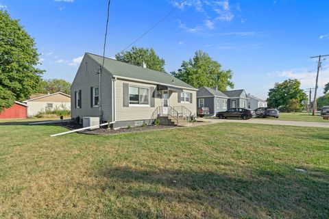 Tiny photo for 1126 Sanger Street, Ottawa, IL 61350 (MLS # 12454450)