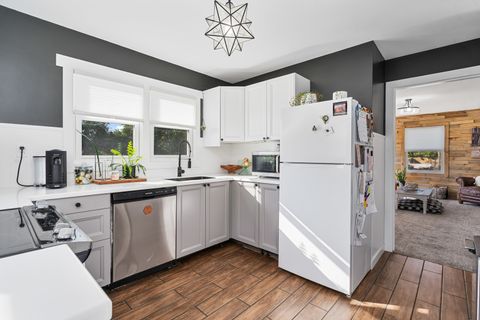 Tiny photo for 1126 Sanger Street, Ottawa, IL 61350 (MLS # 12454450)