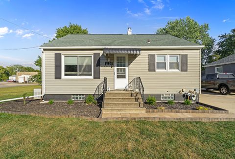 Photo of 1126 Sanger Street, Ottawa, IL 61350 (MLS # 12454450)