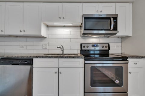 Tiny photo for 34 S Waiola Avenue #4, La Grange, IL 60525 (MLS # 12635248)