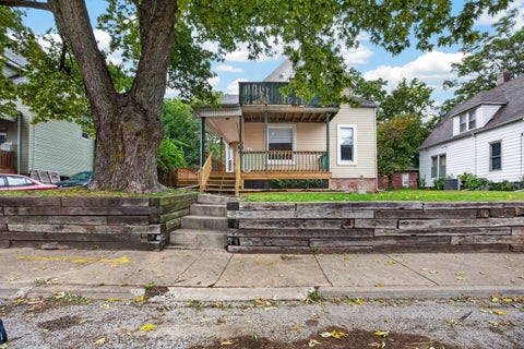 Tiny photo for 605 S Lee Street, Bloomington, IL 61701 (MLS # 12630966)