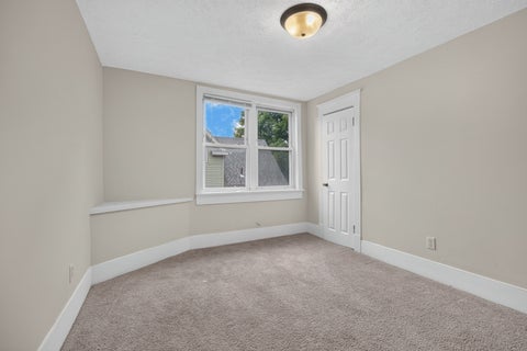 Tiny photo for 605 S Lee Street, Bloomington, IL 61701 (MLS # 12630966)