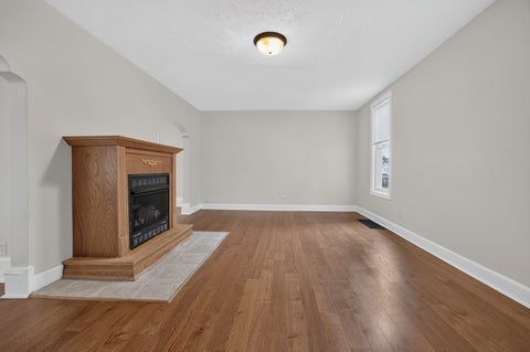 Tiny photo for 605 S Lee Street, Bloomington, IL 61701 (MLS # 12630966)