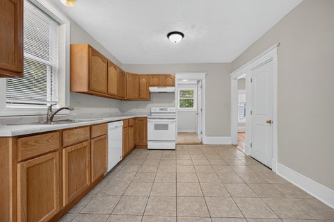 Tiny photo for 605 S Lee Street, Bloomington, IL 61701 (MLS # 12630966)