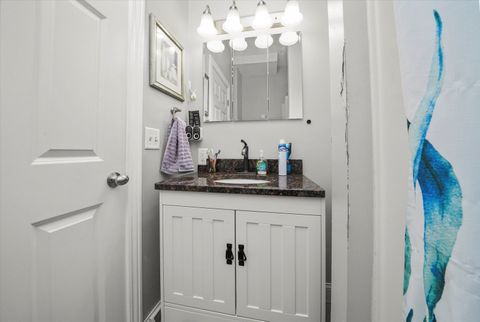 Tiny photo for 262 Bartlett Place, Elgin, IL 60120 (MLS # 12500352)