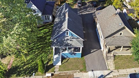 Tiny photo for 262 Bartlett Place, Elgin, IL 60120 (MLS # 12500352)